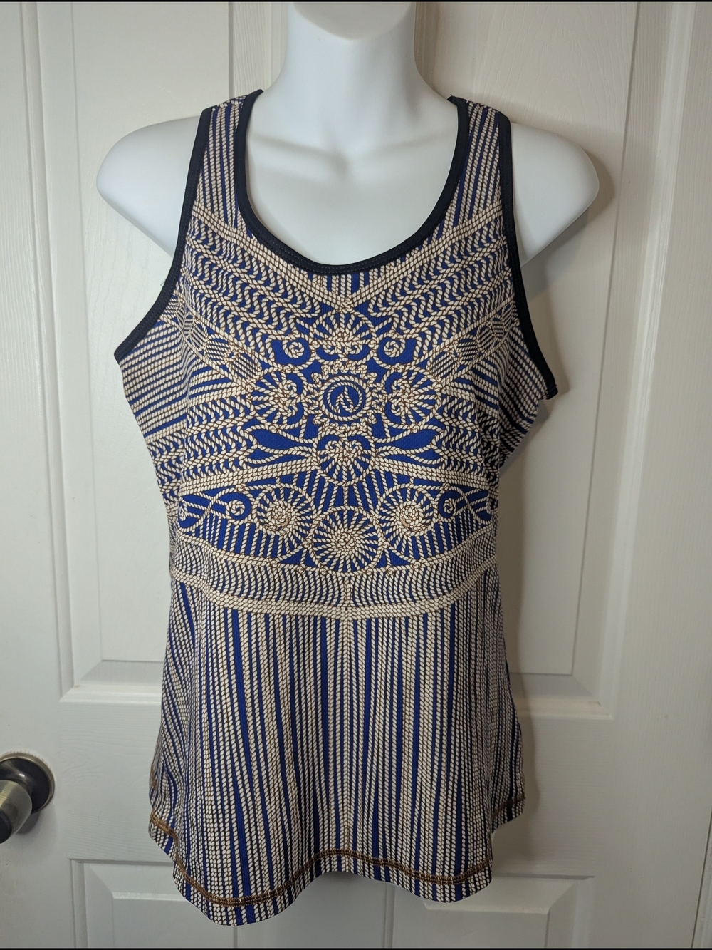 INKnBURN‎ Macrame Singlet Tank Top Womens Medium Blue Tan Pattern EUC Running